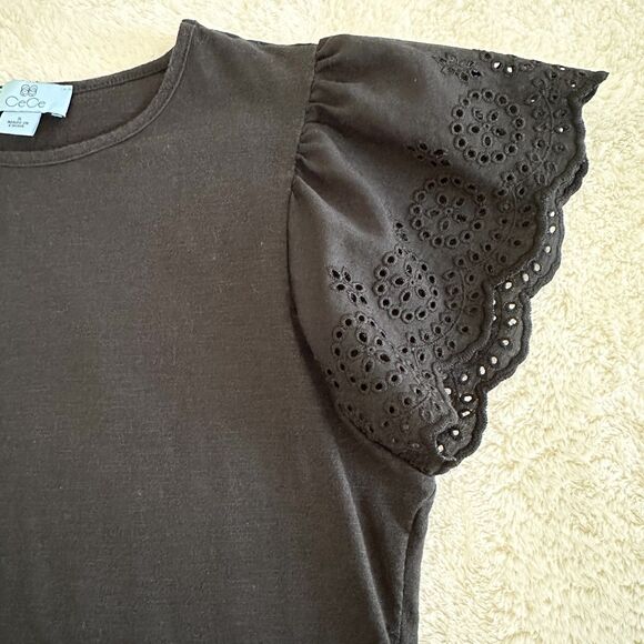 CeCe Short Sleeve Top Size S Black Eyelet Flutter Sleeve Crewneck T-Shirt - Picture 4 of 7